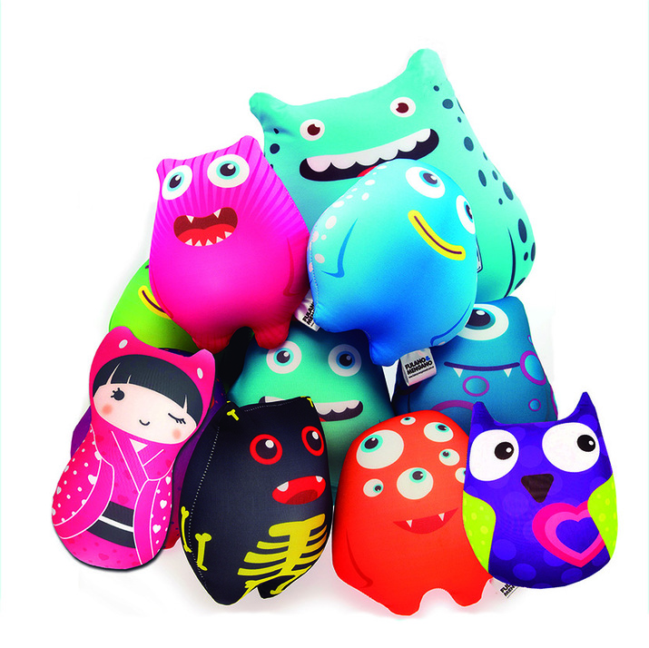 20% OFF - MUÑECOS SURTIDOS CHICOS PACK X 5